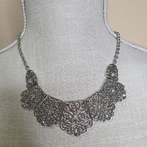 Elegant Silver Filigree Necklace